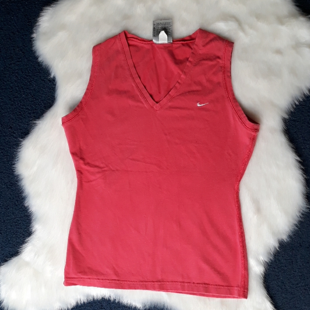 Nike salmon colored womens vneck tank top